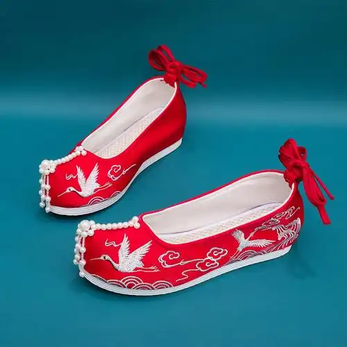 云鹤配古代汉鞋淡雅明制绣花鞋汉服鞋子女古风秋季内增高古装