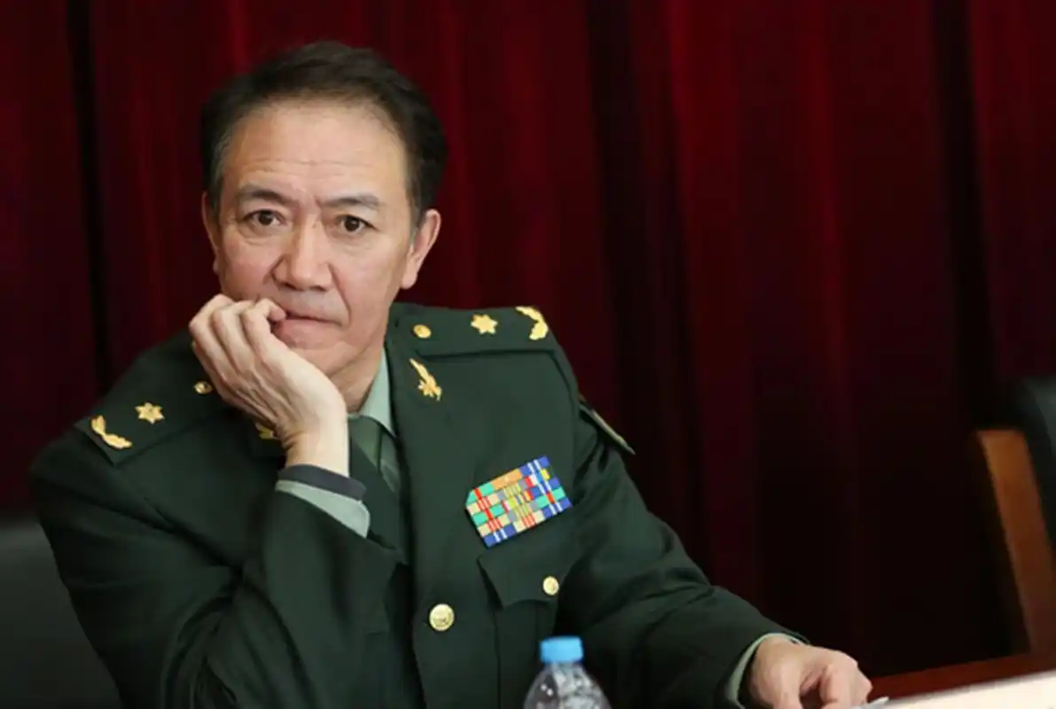 李幼斌:所有爱都给了二婚妻子和继子,亲生儿子与他为敌37岁不婚