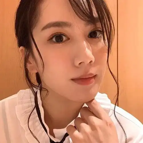 她就是曾经出演过《捷德奥特曼》中鸟羽来叶的山本千寻,从3岁开始学习