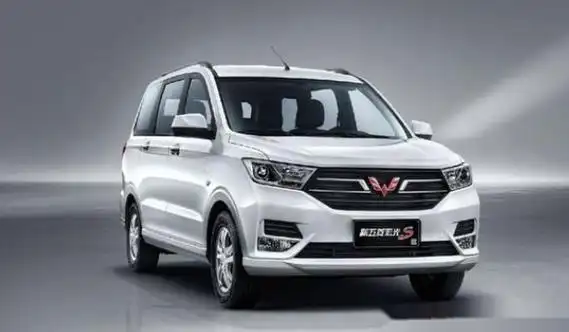 五菱宏光s7座报价图片2021款五菱宏光s裸车价4万