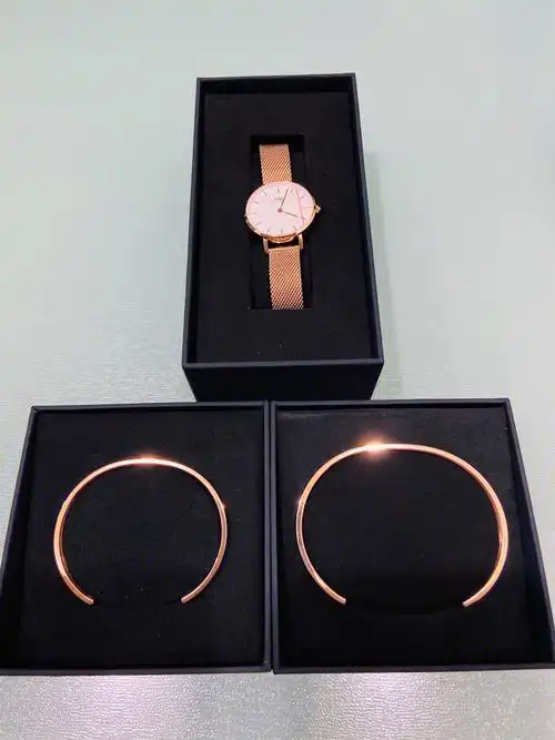 dw情侣手镯流金表的超级好看玫瑰金色