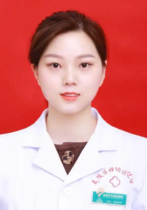 谢晓莹,检验技师,病理技师,本科学历,毕业于湖北中医药大学,2015年7月