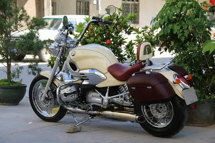 bmw宝马 r1200c 2002年 最经典复古车型