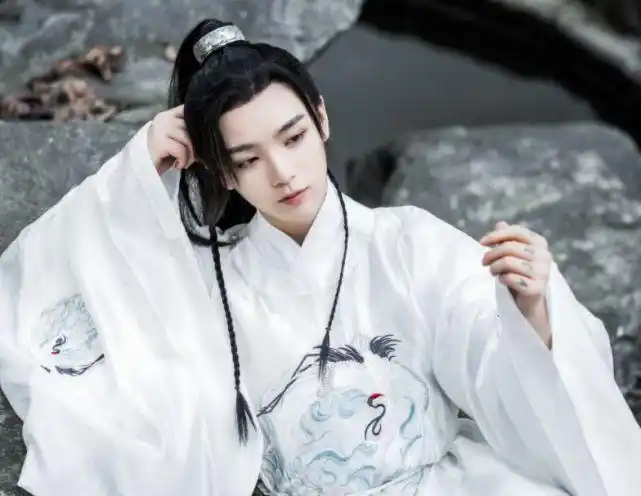 古风男神句芒人设崩塌被曝未婚先育抛弃母子网友吐槽太渣了