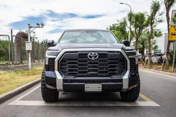 22款丰田坦途牛头踏板发售#22款丰田坦途  #丰田坦途  #坦途改装