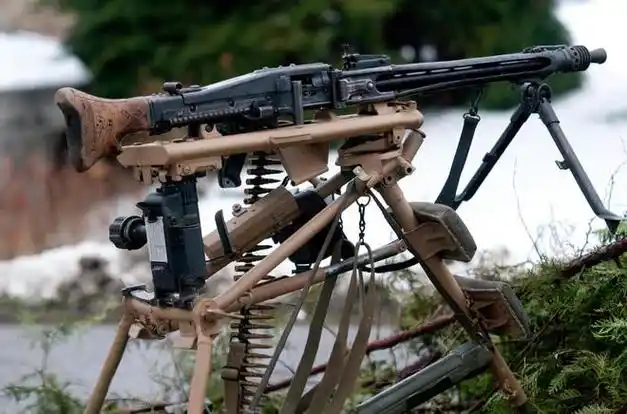 老货m2hb仍在西方大量服役|弹药|二战|德什卡|轻机枪|军事条约|海战