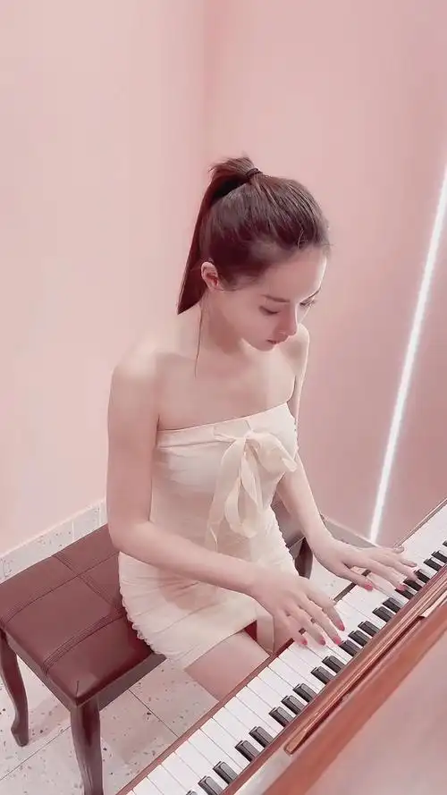 性感美女#会弹钢琴的女孩真是美