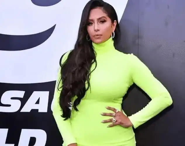 瓦妮莎再次表白科比连说爱你39岁身材走形18岁女儿太美