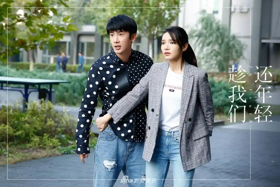 承认恋情刘芮麟代斯甜蜜剧照回顾荧幕情侣戏外终成真