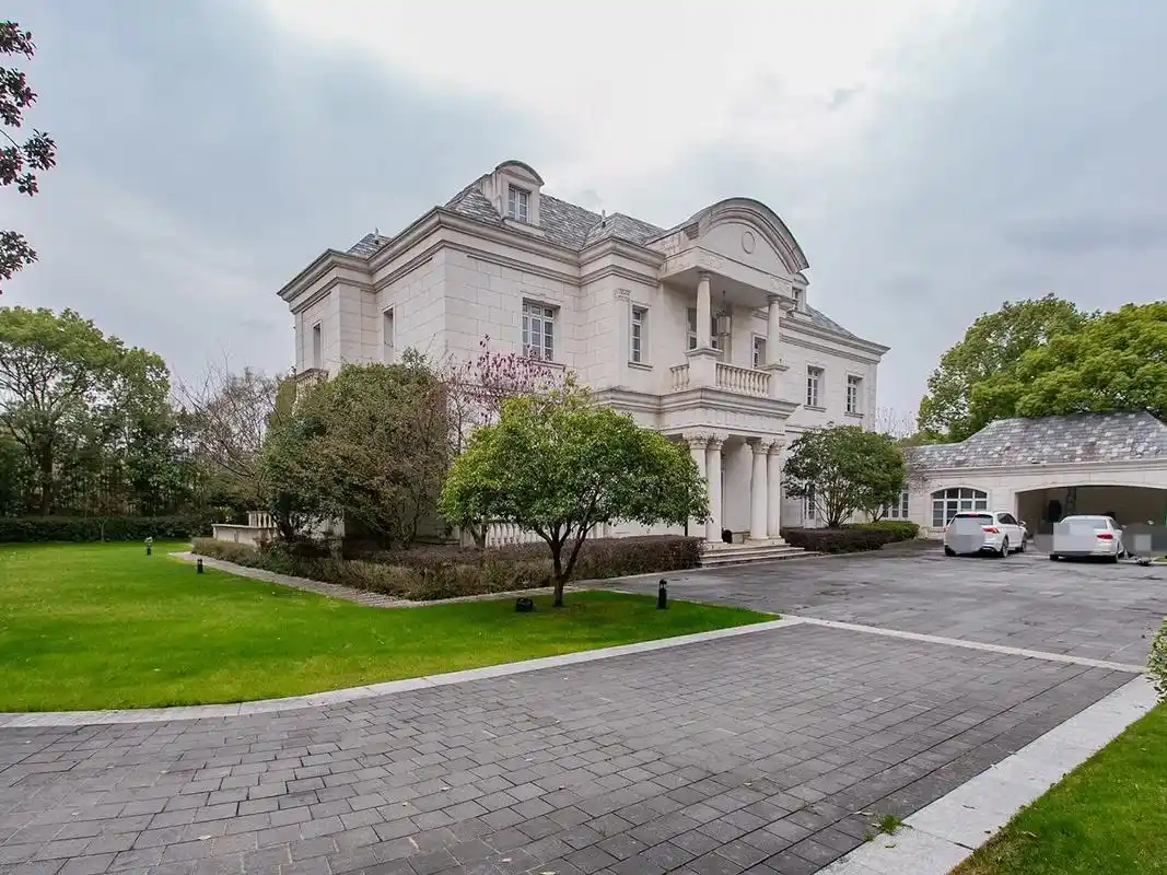 上海十大豪宅之一 世茂佘山庄园.产证面积:1218.58平  - 抖音