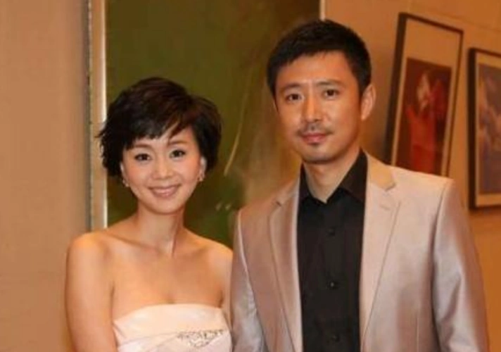 《情深深雨蒙蒙》的少爷陆尔豪,没想到妻子竟是他,女儿都九岁了