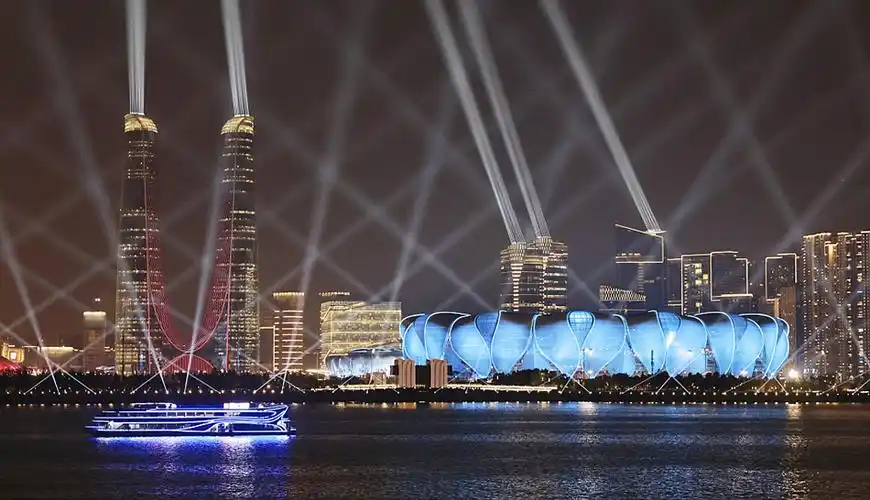 杭州亚运|奥体中心"大莲花"灯光秀:璀璨夺目,静候嘉宾