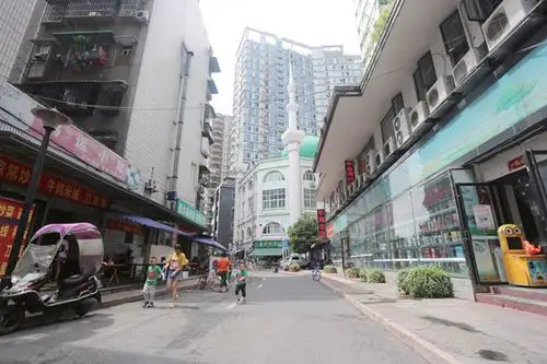 绵阳西城根街从小西门一路走到大西门