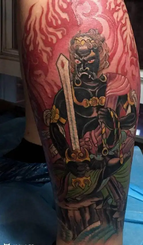不动明王纹身图片_成品腿部传统人物宗教不动纹身图案