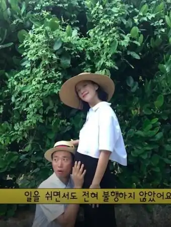 姜gary节目中大秀恩爱公开素人妻子美照身材高挑撞脸宋智孝