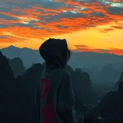 高级感背影头像女 超火的超好看背影头像女_女生头像_头像屋