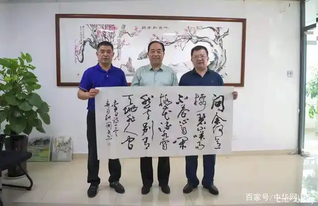 家学渊源 挥笔如臂——著名书法家张国英走进文化视界