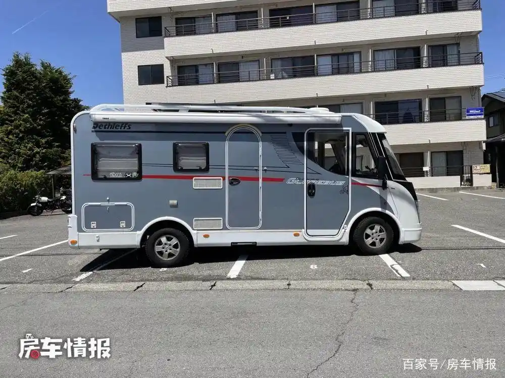c本能开的a型房车,3.0t动力 自动挡,前后两张大床住四口刚好