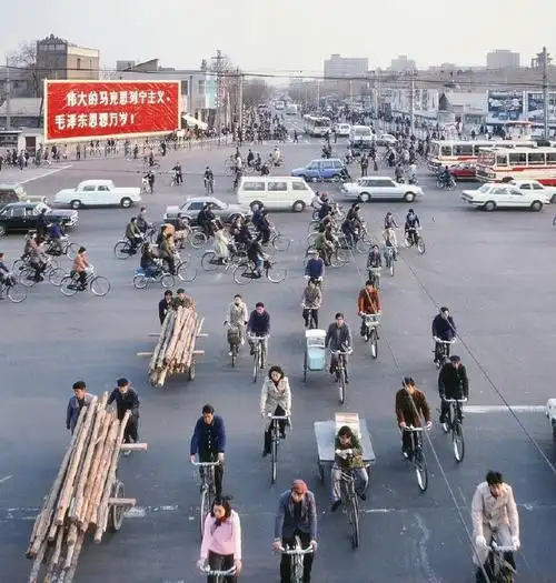 八十年代,北京,东单路口.