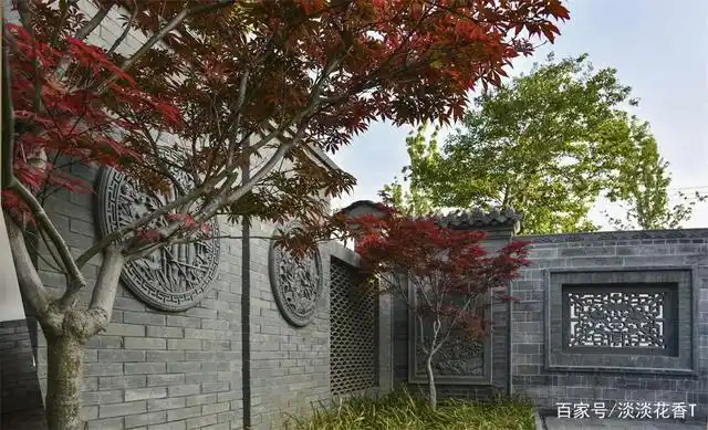 砖雕影壁墙   中式庭院 拥有一座庭院, 你就拥有了一幅天然画框和流动