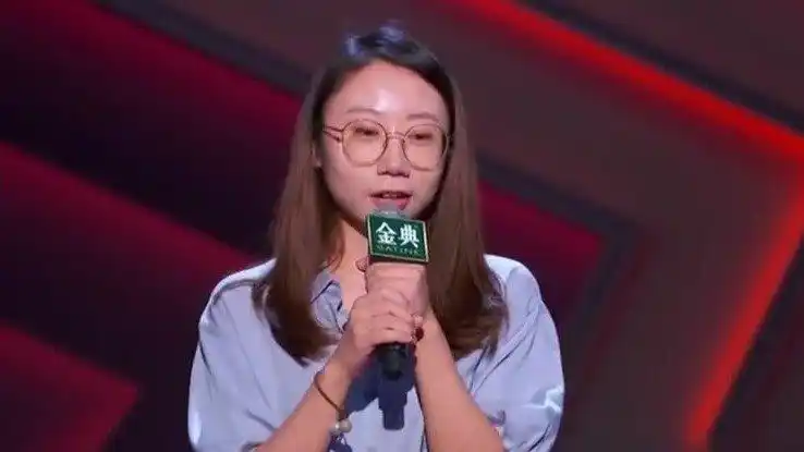 脱口秀北大女硕士鸟鸟社恐式表演绝了又嗨又丧风格获一致好评