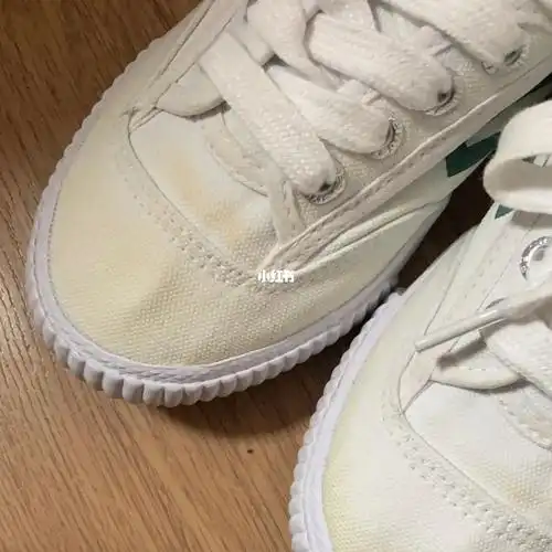 07小白鞋被晒黄99还能白回来吗?