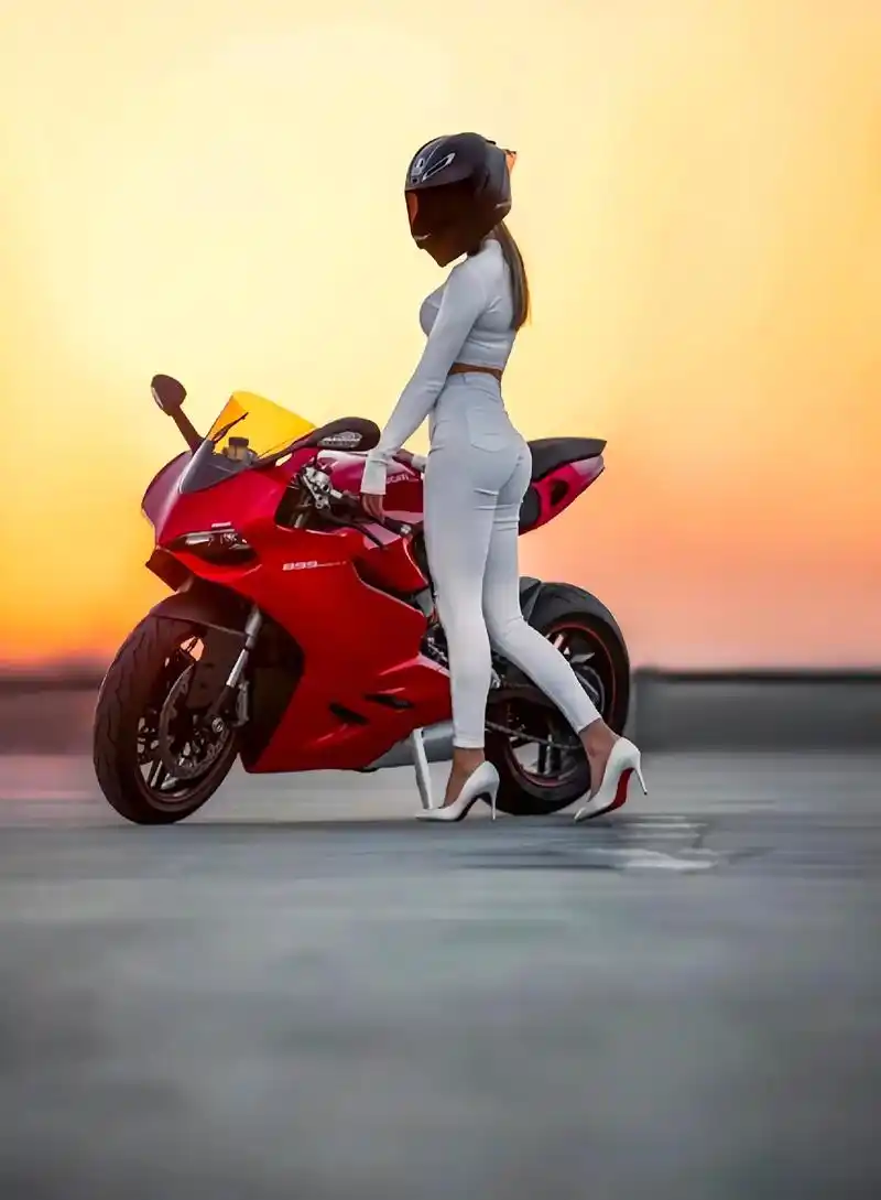 我要上热门 #爱机车爱生活 #最酷机车女孩 #做个酷酷的小 - 抖音