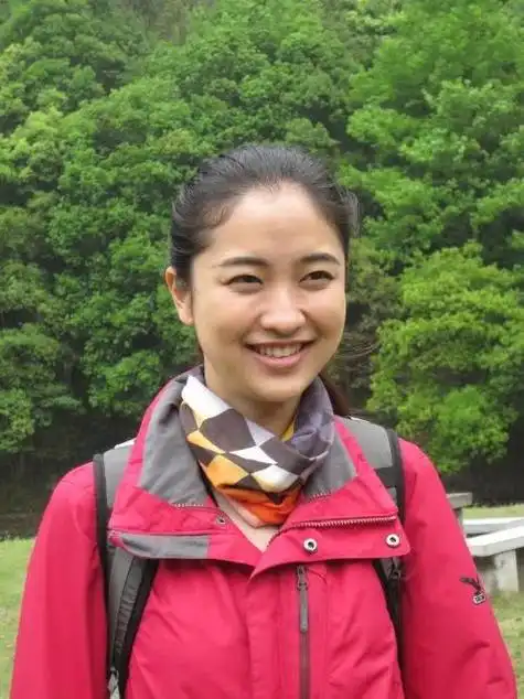 远方的家主持人唐天骄美照