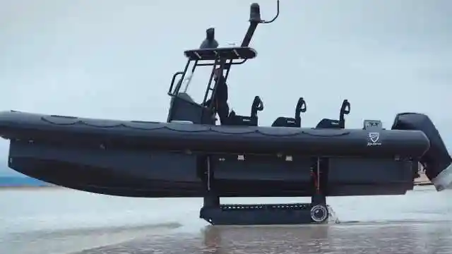 史上最快两栖船,随时随地,有岸就靠