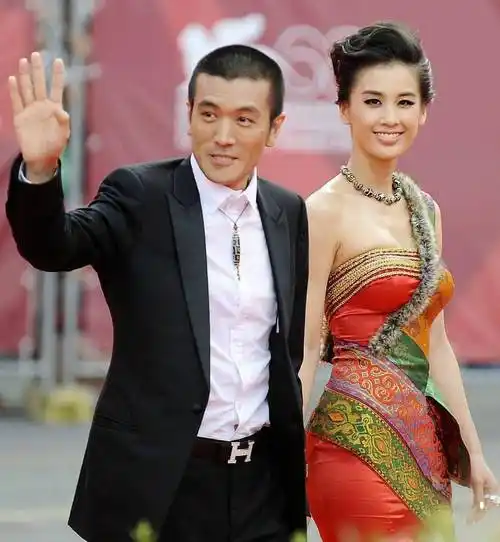 原创黄圣依因天仙配嫁入豪门现在与丈夫杨子怎么样了