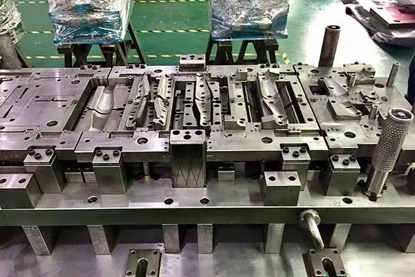 湛江电子精密五金模具公司