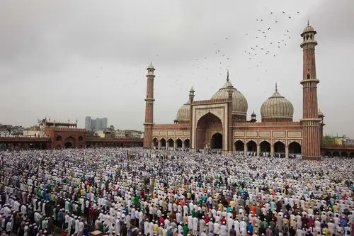 多地穆斯林群众喜迎开斋节组图