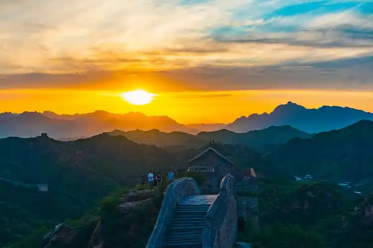 原创文化和自然遗产日我在长城修文物争做最美长城守护者