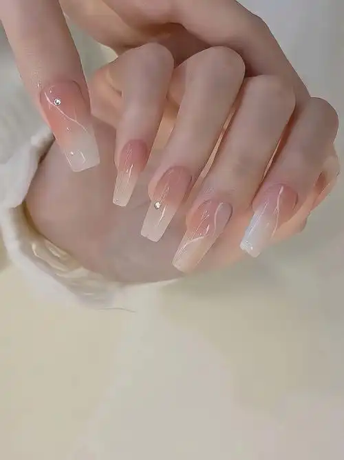 裸色渐变 纯欲风美甲