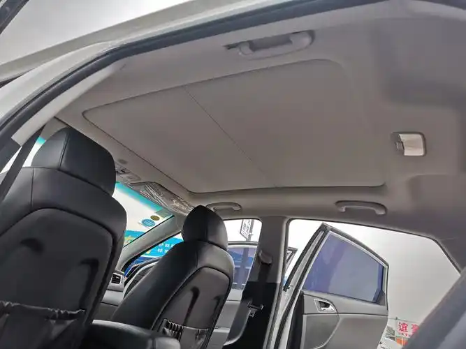 全景天窗高端大气