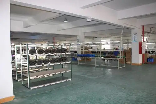 成品车间-中山市古镇毅轩照明灯饰配件厂的成品车间内部展示相册中山