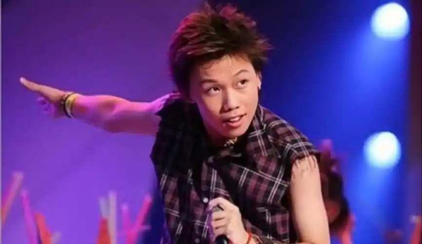 刘维因退出娱乐圈火了,却反遭网友吐槽,为什么_母亲_病床_照片