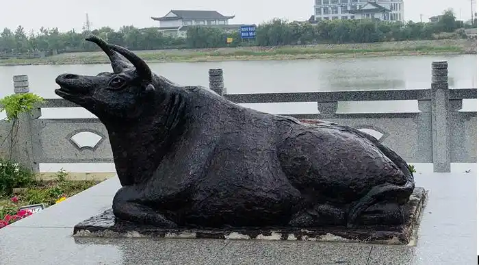 淮安洪泽湖镇水铁牛雕塑
