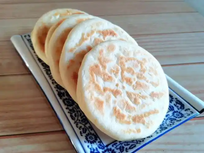 烙白饼有技巧,记住这个配方,出锅面香味浓郁,又酥又软又香_饼子_白吉