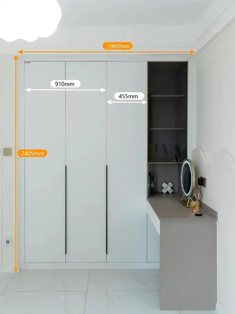 最近风很大的衣柜 梳妆台一体设计|附尺寸.往下看,实景案例分 - 抖音