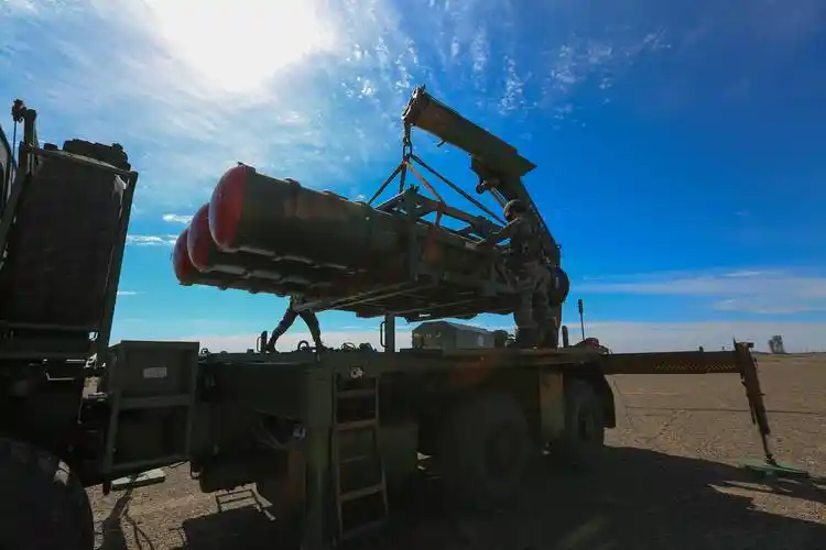 红旗16防空导弹如何快速吊装