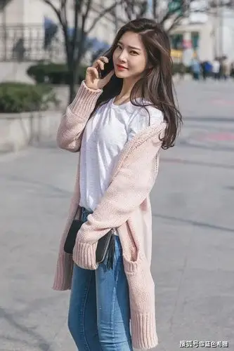 原创如何把牛仔模特拍得更好看?除了拍背影,还有更好的摆拍动作吗?