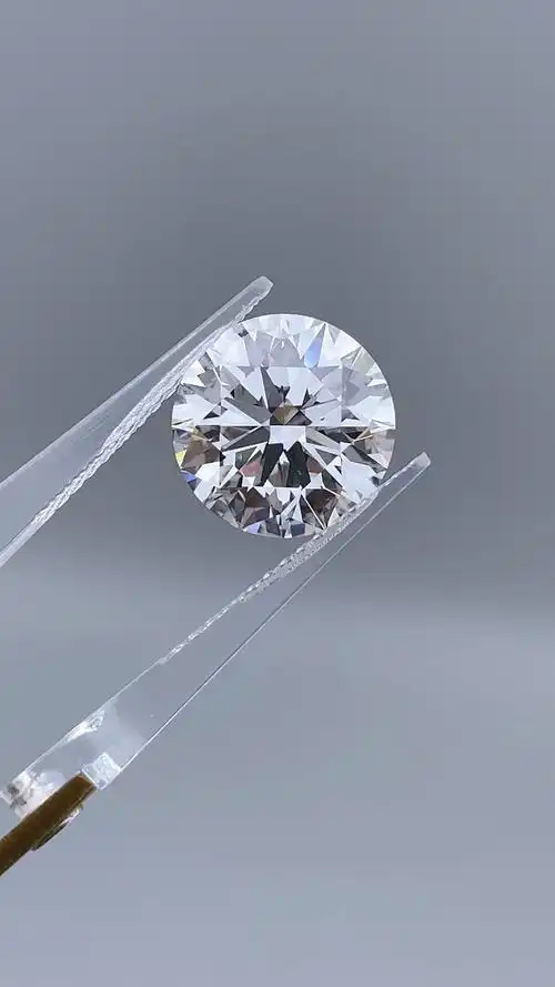 6克拉培育钻石e色vs2id完美切工7878