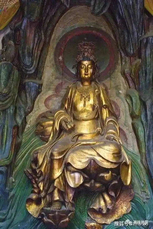 普贤二菩萨,迦叶,阿难二弟子,二供养人,观音菩萨等塑像;■ 白马寺