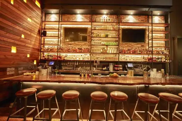 酒吧吧台装修设计要点-装酷网