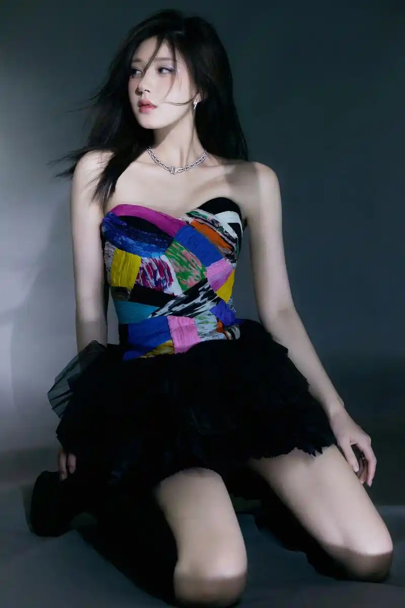 派对礼服怎么选?赵露思的花样礼服大放送,或娇俏或优雅