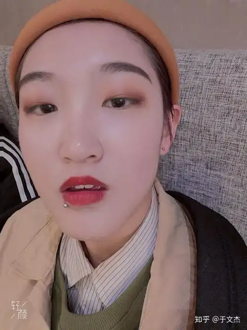 我想看看唇钉摘下后是什么样子的?