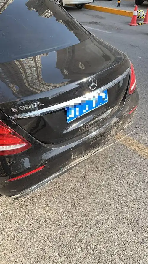 【图】被追尾,机盖换还是钣金_奔驰e级论坛_汽车之家论坛