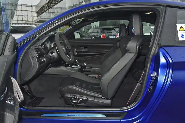 宝马m4座椅空间