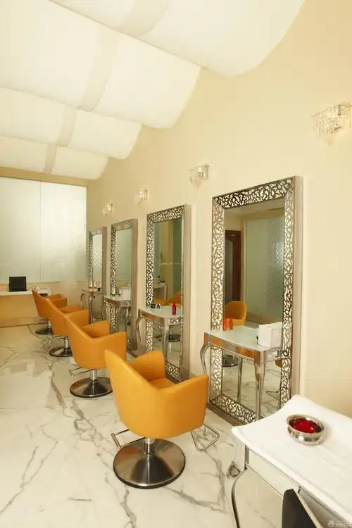 小型理发店室内大理石地砖装修效果图片